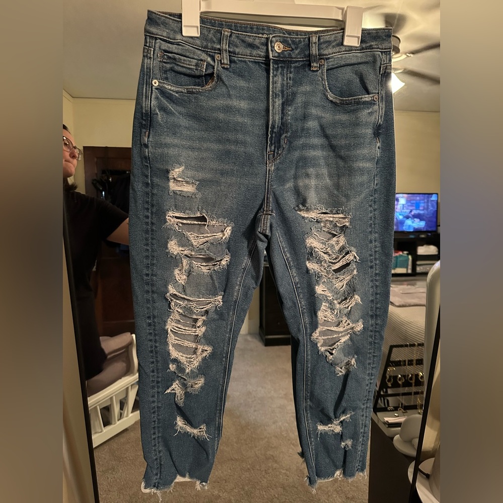 American Eagle Outfitters Mom Jean